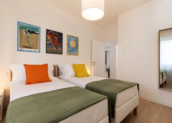 Modern 2-bed Flat, 250m From Sea شقة *