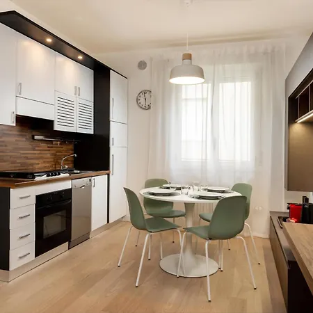 Modern 2-bed Flat, 250m From Sea * רימיני