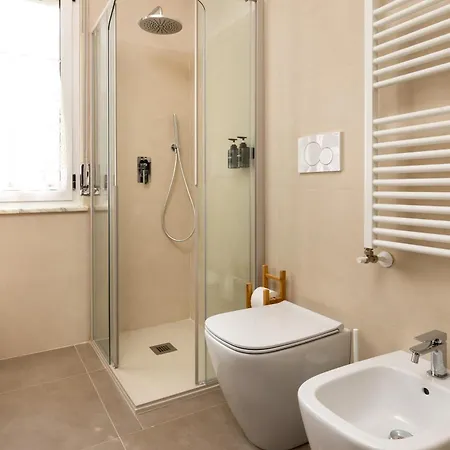 Modern 2-bed Flat, 250m From Sea Apartman *